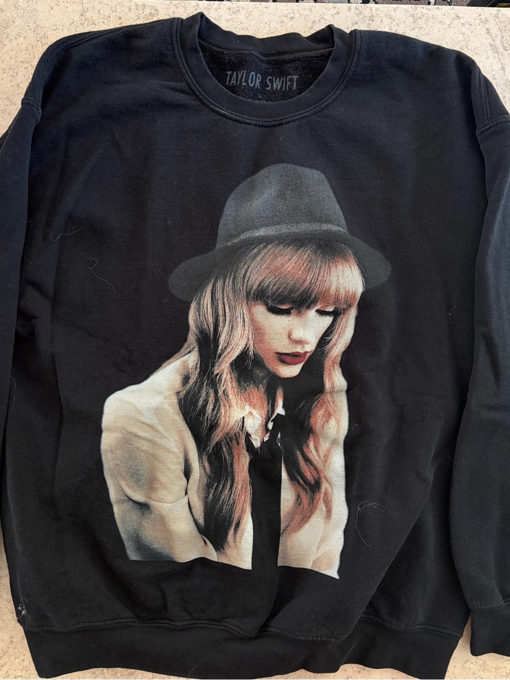 Taylor Swift Black Pullover with Portrait Graphic
